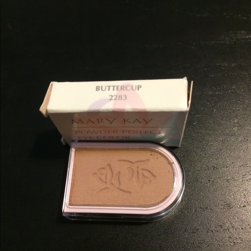 Mary Kay Buttercup powder perfect eye color